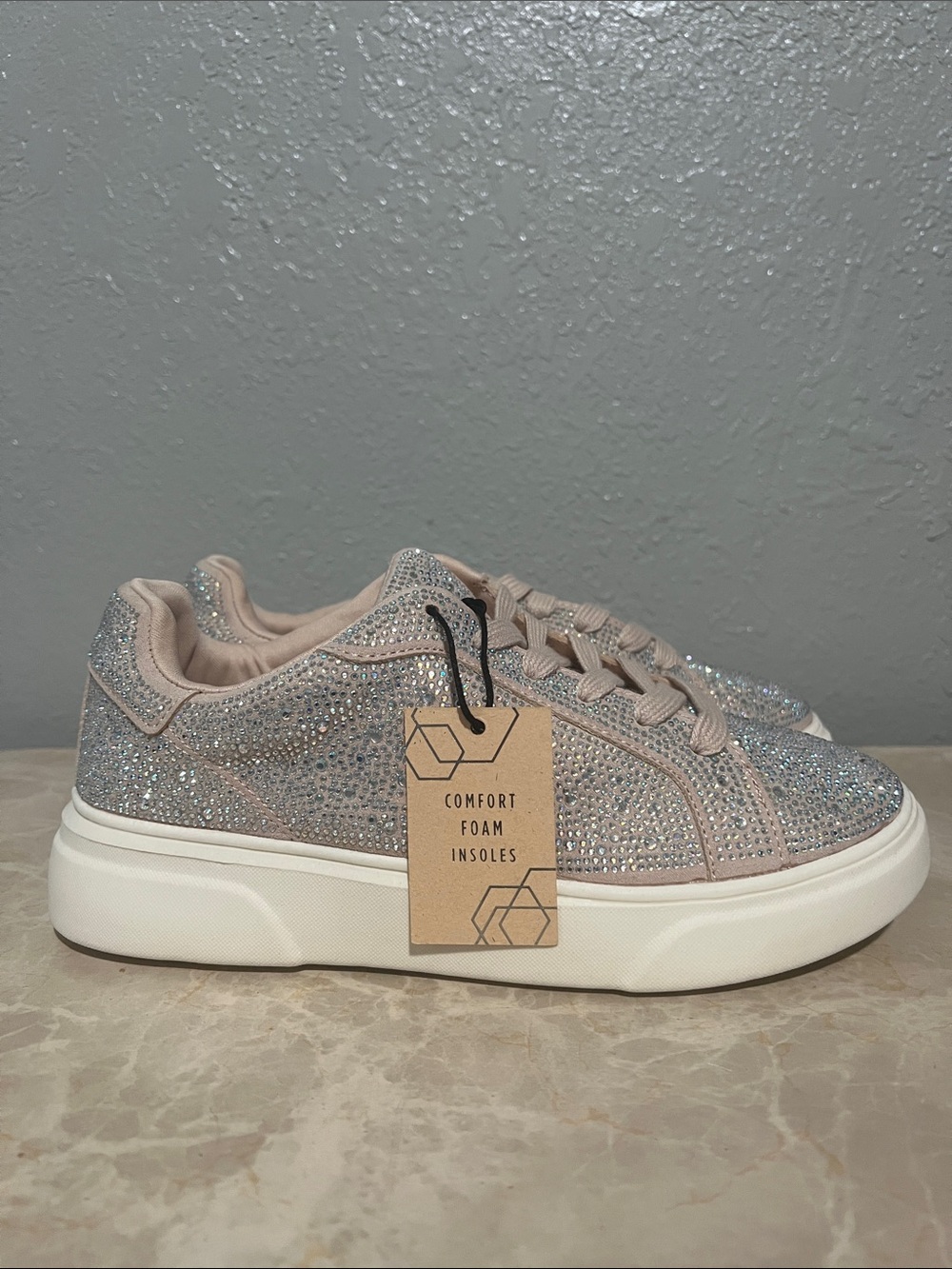Steve Madden NYC Women Rhinestone Laceup Platform Sneakers Size 8 NEW